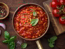 Découvrez 10 idées pour réaliser de délicieuses recettes originales avec de la sauce tomate !