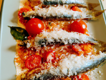 Sardines à la plancha, granité de tomates et tuiles de parmesan