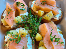 Toasts de pommes de terre au saumon