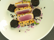 Thon grillé à la tapenade noire