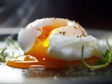 Norbert Tarayre partage une entrée à faire avec des oeufs, parfaite pour impressionner des convives