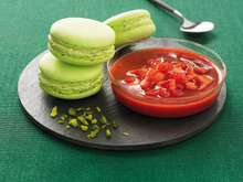 Tartare de fraises et macarons pistache