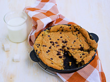 Succombez à notre recette de cookie géant fourré à la pâte à tartiner parfait pour la rentrée