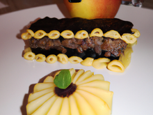 Millefeuilles de boudin noir et purée aux 2 pommes