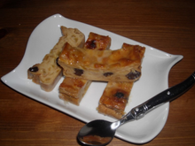 Pudding caramelisé aux pommes et raisin à l'ancienne