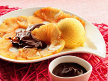 Carpaccio d'ananas sauce chocolat