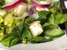 Petite salade d'été aux crottins de Chavignole