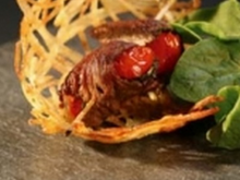 Nid de pommes de terre et roulade de bœuf à la sauge