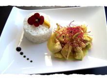 Poulet à la cardamome et main de Bouddha