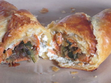 Minis croissants feuilletés au saumon et courgettes