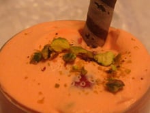 Mousse de fraises à l`Amaretto et pistaches