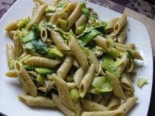 Pâtes aux courgettes / pesto / jambon de parme et mozzarella