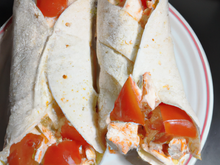 Wraps au surimi et tomate