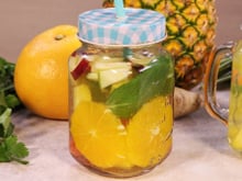 Eau de fruits infusés