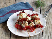 Brochettes de lotte au chorizo et tomates séchées