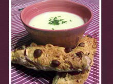 Velouté de panais Soda bread au cottage cheese lardons noisettes