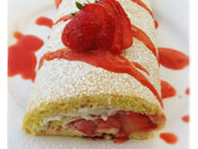 Gâteau roulé aux fraises et mascarpone