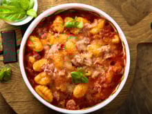 Ce gratin de gnocchis, sauce tomate et jambon va devenir votre nouveau plat préféré !