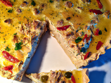 Quiche au thon, à la féta et aux poivrons verts