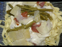 Tagliatelle sauce aux asperges vertes et jambon sec