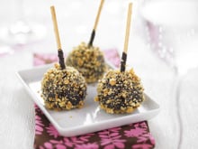 Sucettes de pâte à tartiner croquantes