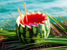 La sangria dans une pastèque : une idée de cocktail parfaite pour l’été