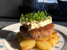 Hamburger de pommes de terre au fromage de chèvre