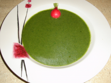 Velouté de pommes de terre aux fanes de radis