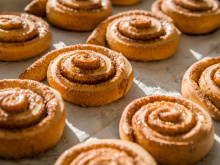 Pour changer de la classique galette des rois, voici la recette gourmande des rolls à la frangipane