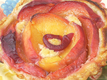 Tartelettes aux pêches à la crème d'amandes