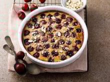 « Avec ou sans noyaux ? » : Laurent Mariotte livre sa recette pour un bon clafoutis aux cerises