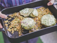 Artichauts farcis au chèvre frais, lentilles corail