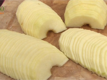 Tailler une pomme en lamelles
