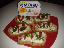 Buschetta de créme d'artichaut au St Morêt et chorizo