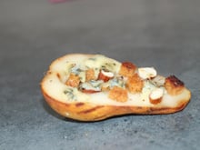 Poire rôtie à la fourme d'Ambert