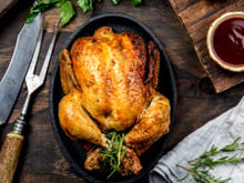 Guy Savoy dévoile ses conseils pour obtenir un poulet rôti parfaitement cuit
