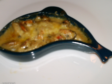 Cassolette de Saint Jacques et crevettes sauce safranée