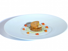 Huîtres Pousses en Claires Marennes Oléron pochées dans leurs jus, toastées d'un Pain de Campagne au Foie Gras fumé, et sa crème iodée