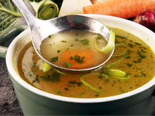 Faire son bouillon maison : légumes, volaille ou boeuf, voici la méthode facile pour un goût incomparable !