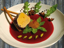 Foie gras poché au Chinon et aux épices