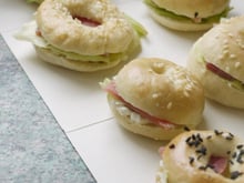 Minis Bagels maison (bœuf et serrano)