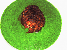 Tournedos de magret au foie gras, poire et purée d'épinard