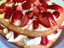 Charlotte aux fraises et chantilly maison