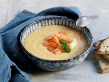 Velouté de pommes de terre au saumon fumé