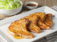 Côtes de porc marinées au miel moutarde et sésame