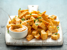Cette recette de chef vous livre le secret pour faire de bonnes patatas bravas avec leur sauce secrète !
