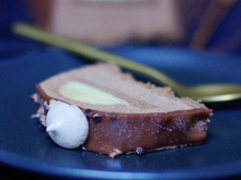 Bûche de Noël : gênoise, mousse chocolat et crème vanille