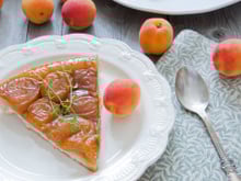 Tartelette aux abricots, thym et amandes