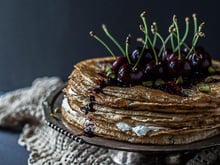 Gâteau de crêpes à la confiture de cerise d'Itxassou