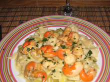 Coquilles Saint Jacques sur lit de poireaux